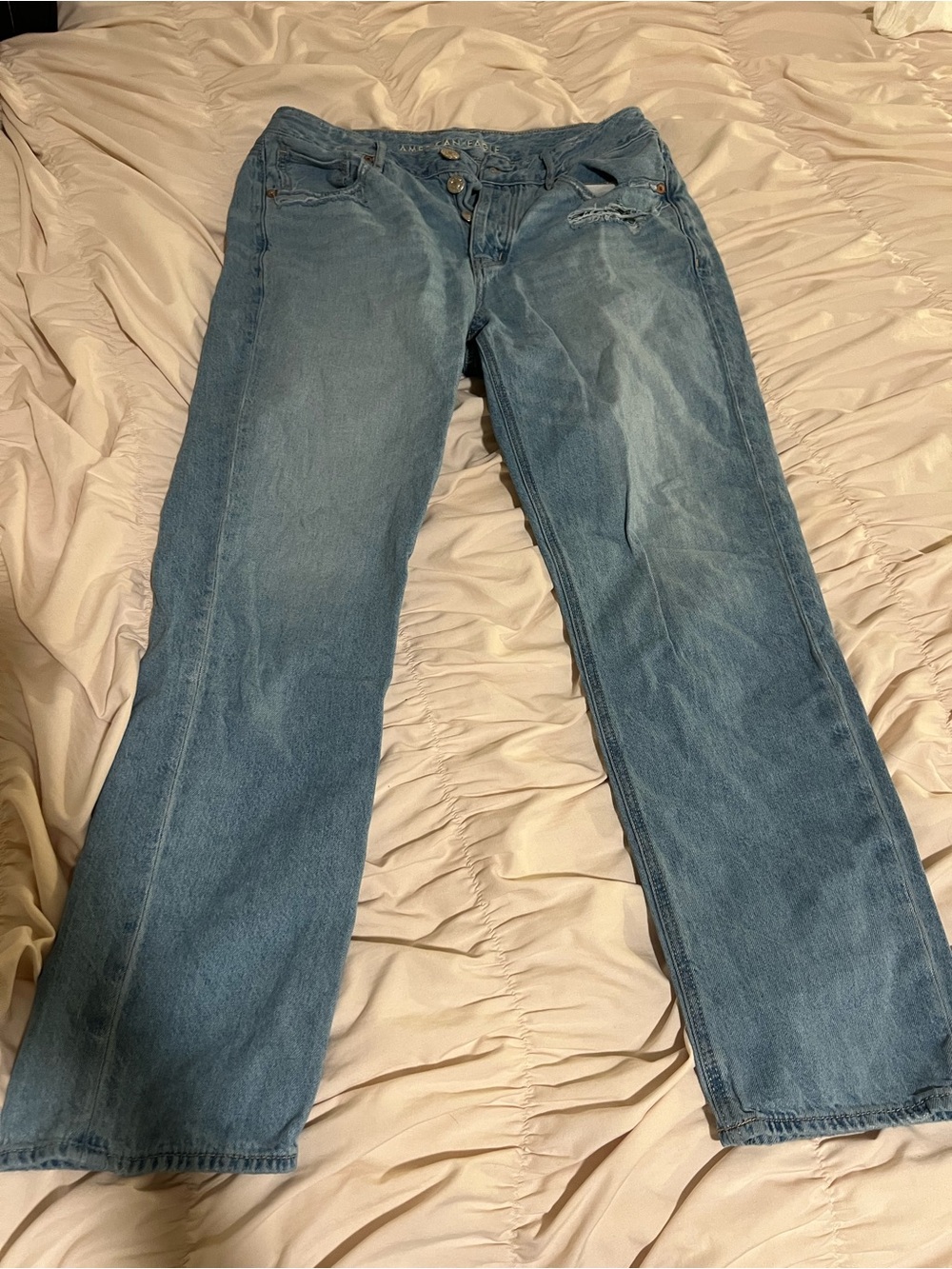 Women’s Light Blue Straight-Leg Jeans